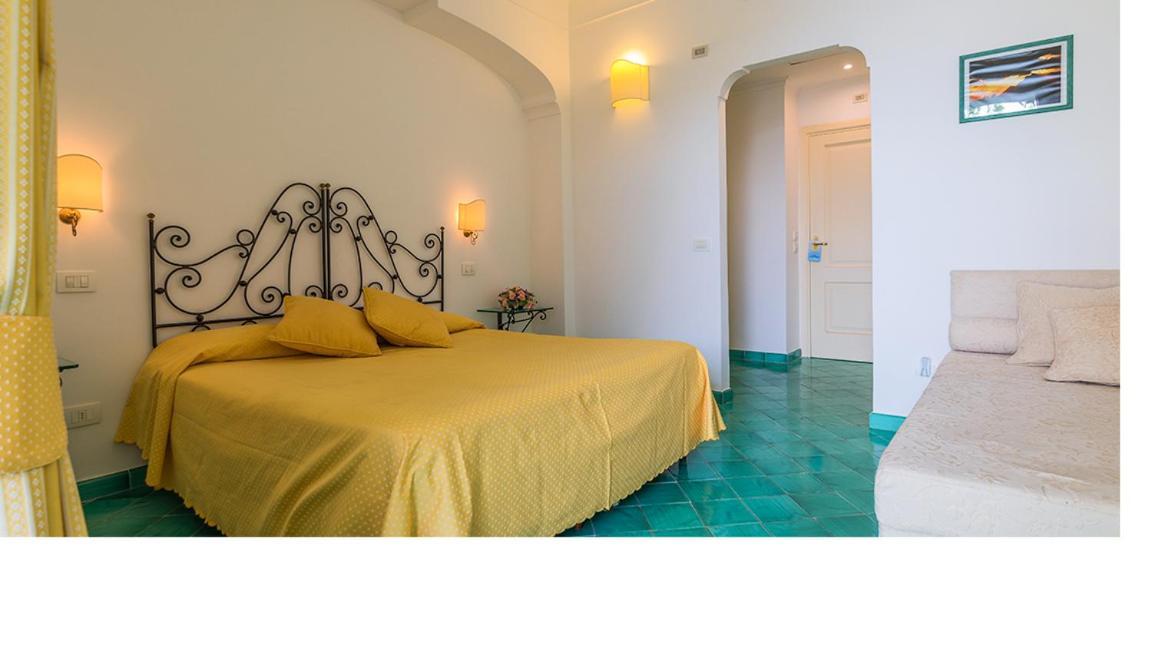 Bacio Del Sole B&B Positano Bagian luar foto