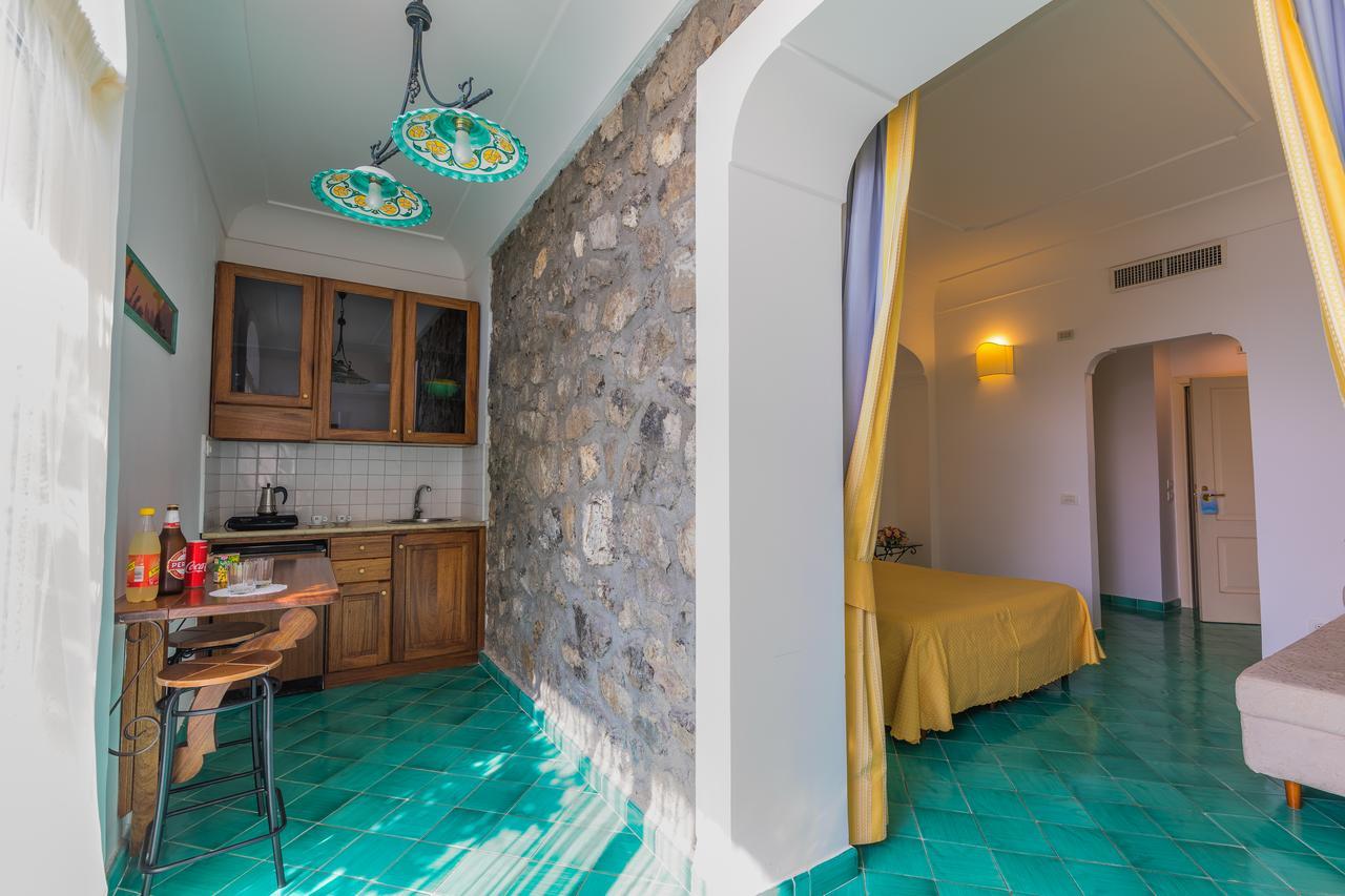 Bacio Del Sole B&B Positano Ruang foto
