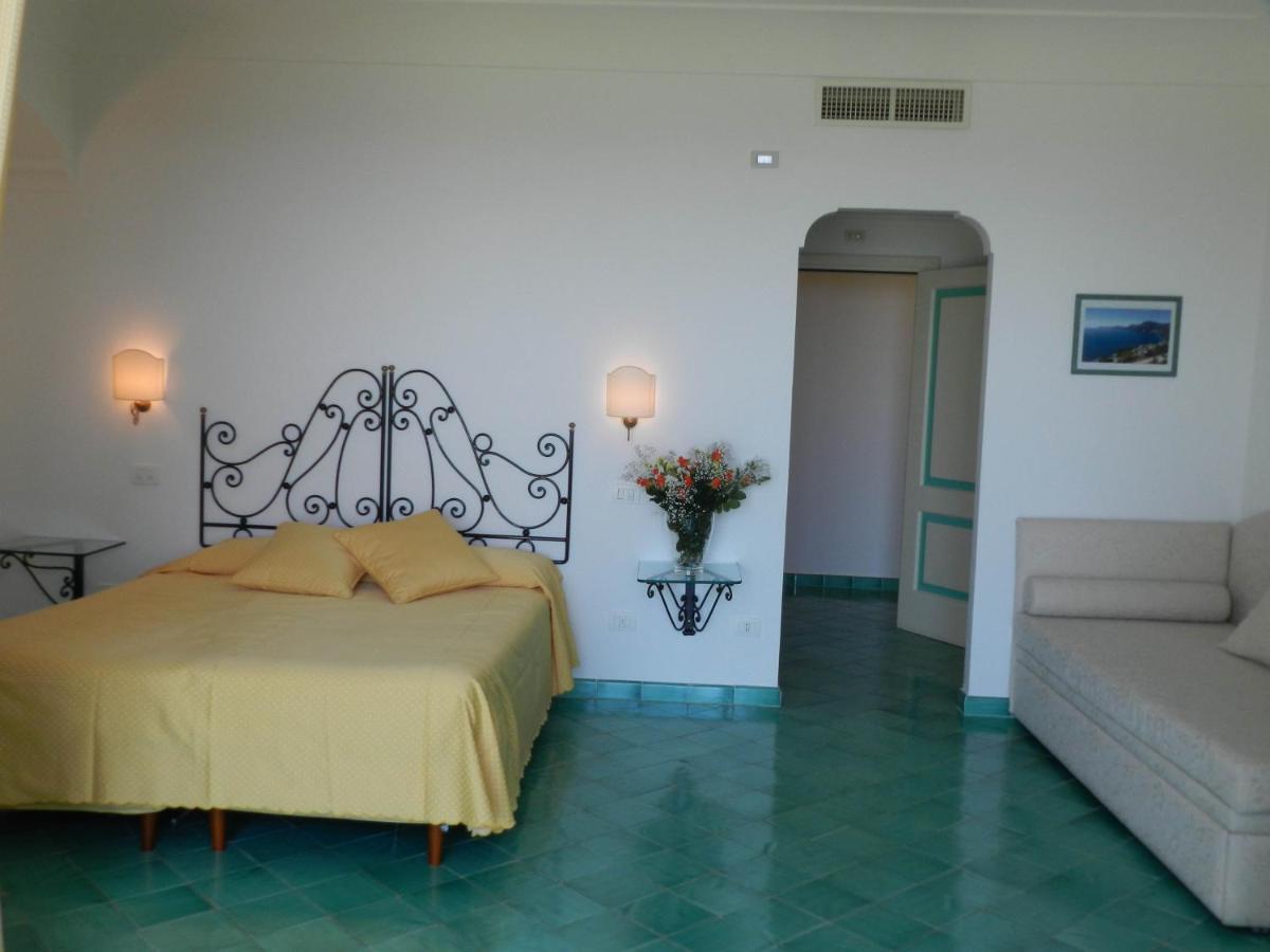 Bacio Del Sole B&B Positano Bagian luar foto